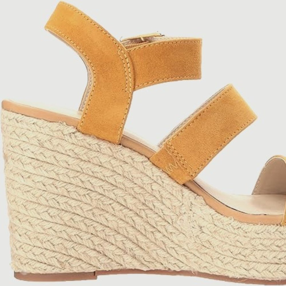 Espadrille Women's Wedge in Mustard size 10